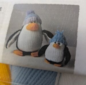 Complete Knitting bobble And Bubble Penguin Kit-pattern/Yarn